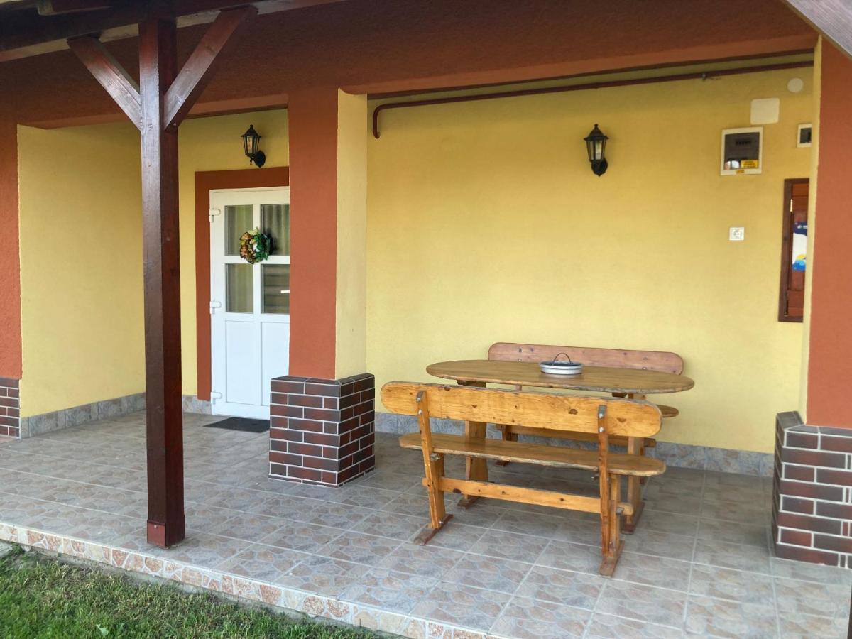 Apartmán Tiszavirag Vendeghaz Tiszacsege Exteriér fotografie